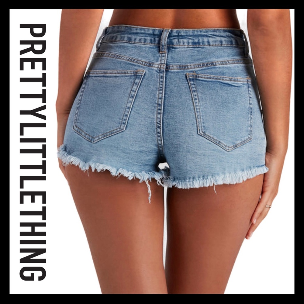 Pretty Little Thing (NWT) Women’s Vintage High-Waisted Denim Shorts Size 12 US